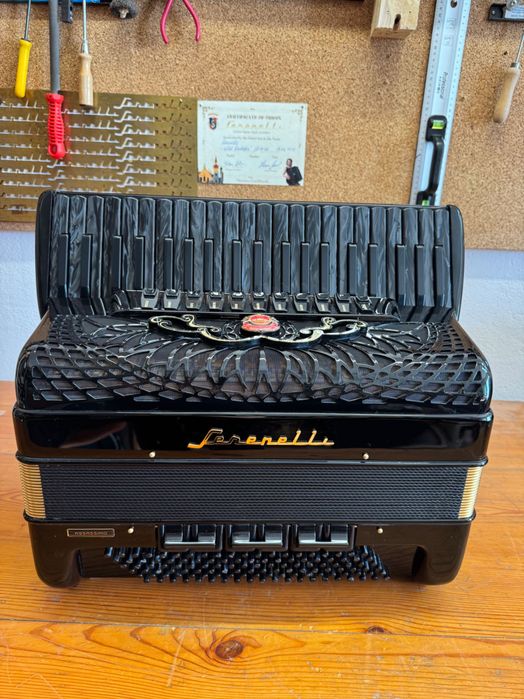 Acordeon digital Serenelli Assassino