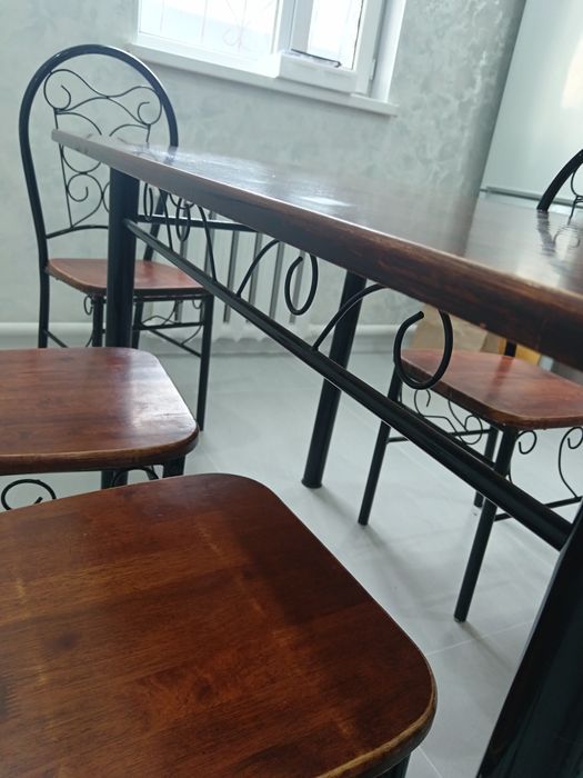 Стол с 6 стульями