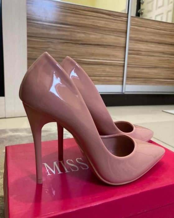 Туфли тедди аллькантара курткалар сатыдады.Ішінде киілмегендері де бар