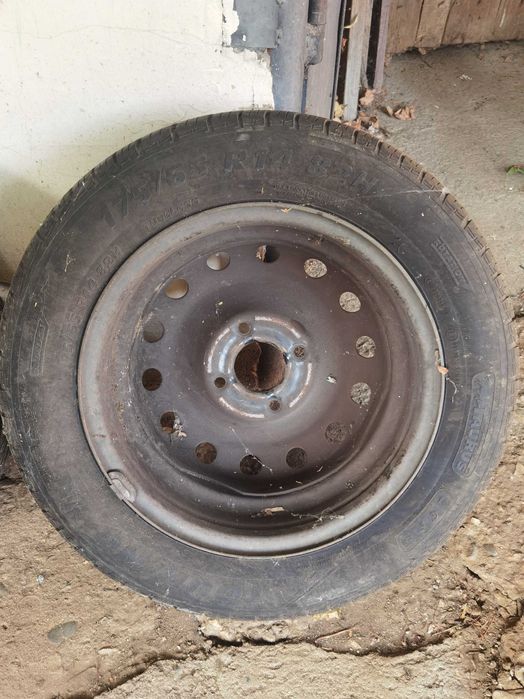 Зимни гуми с железни джанти и без джанти 175/ 65 R14 от пежо 206