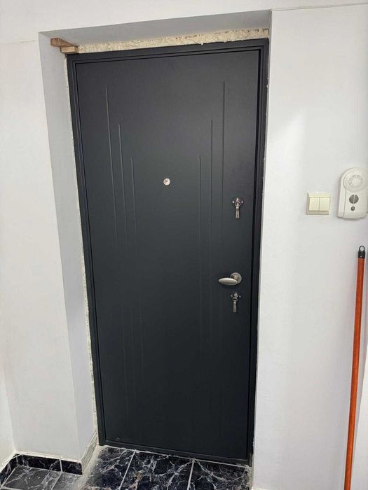 Montaj Uși Interior/ Exterior • PVC • Sticlă • Glisante