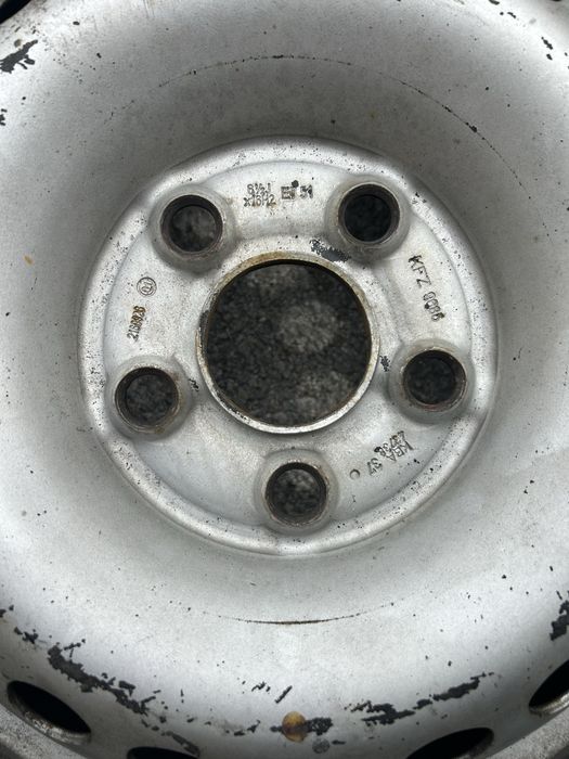 Джанти със зимни гуми за  T5-T6 215/65/16C