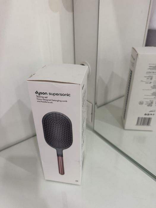 Новая расчёска Dyson