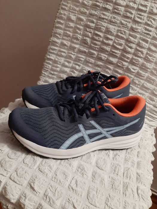 Нови Дамски маратонки ASICS 39 номер