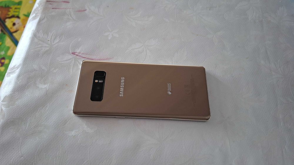 Продавам телефон Samsung Note 8 Gold