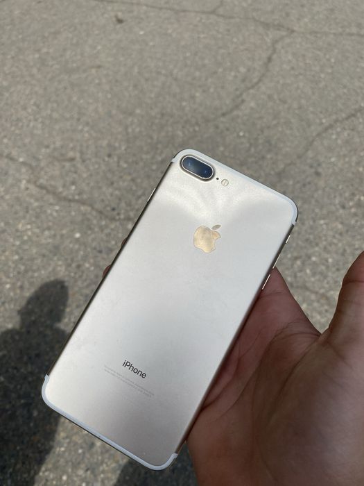 Айфон 7+ в хорошем состоянии