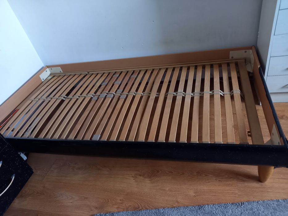 Vand cadru de pat cu somiera 2m pe 1m