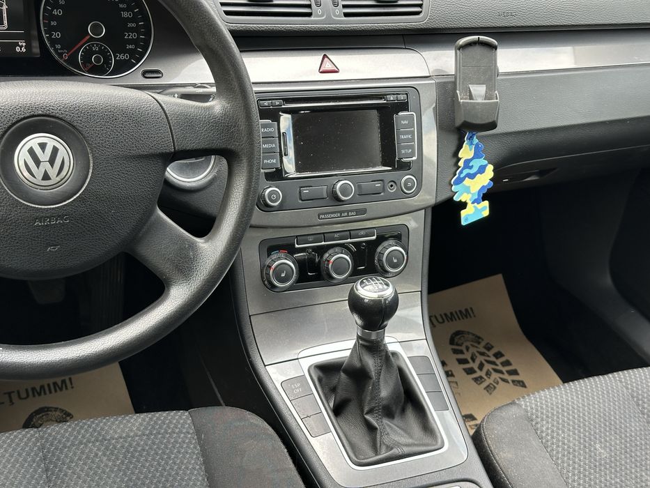 Vw Passat 2.0 Tdi Euro 5  CBA , Navi , încălzire în scaune