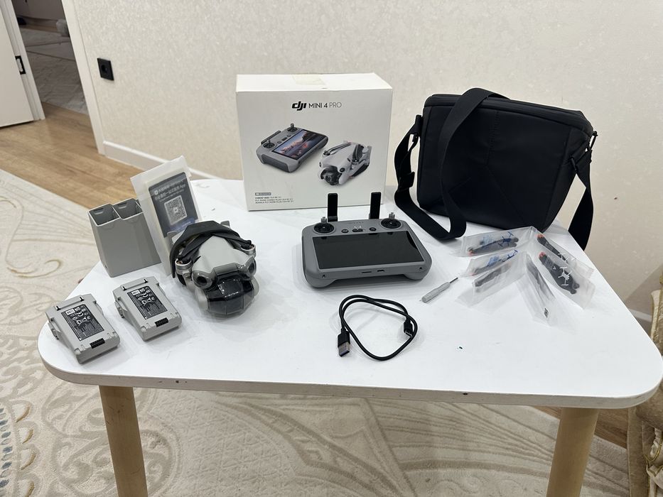 Дрон DJI Mini 4 pro