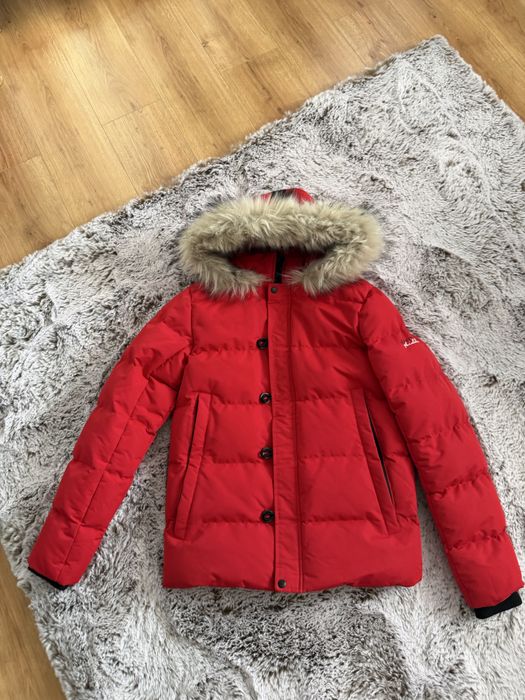 Продавам оригинално зимно яке на марката 4BIDDEN