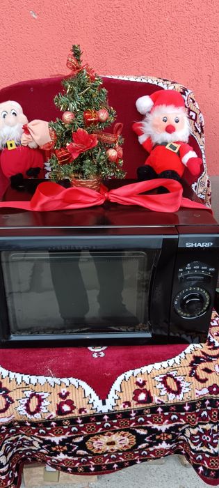 Cuptor cu microunde Super oferta de Moș Crăciun