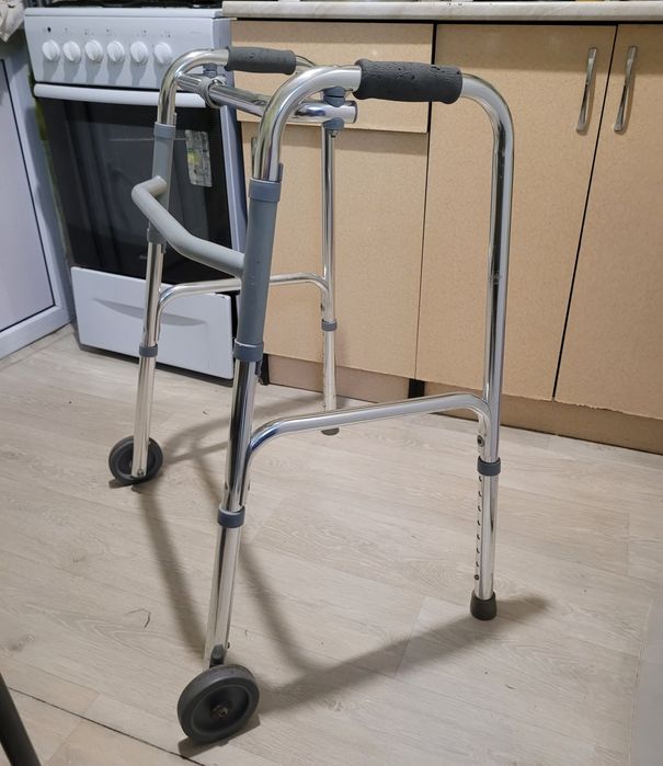 Ходунки для взрослых