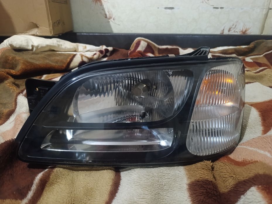 Фара на Субару Legacy