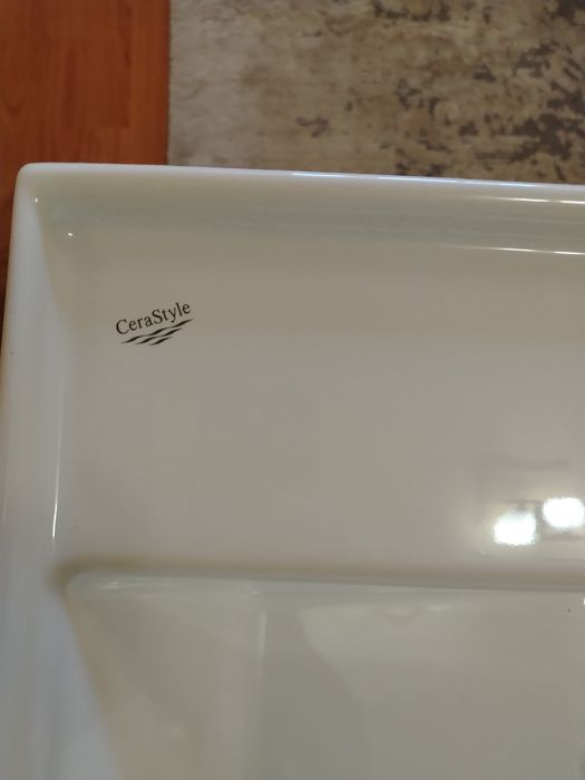 Шкаф за баня с мивка