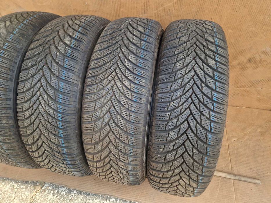 4 Firestone R17 215/65
Зимни гуми 
DOT3521