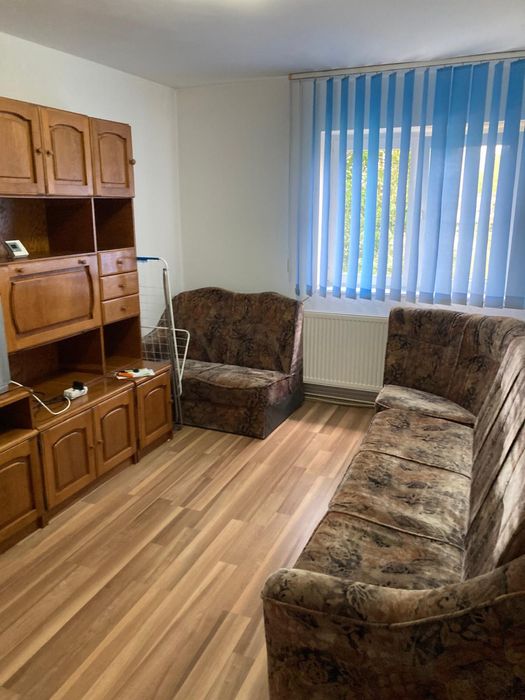 Închiriez garsonieră Brașov.Tel.0745077258