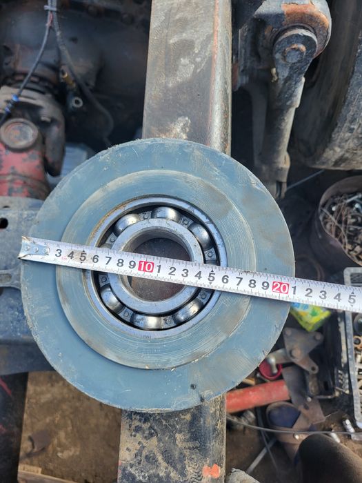 пластиковый ролик от кму 6.3 XCMG