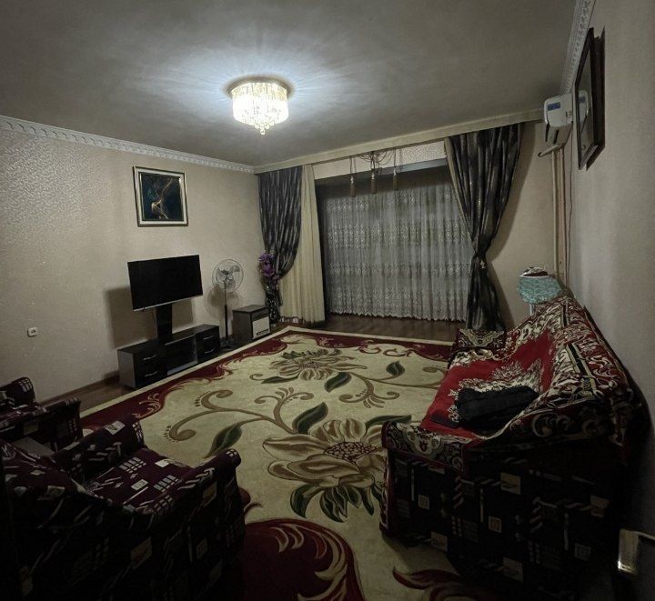 Olmazor tumani alpomish muz saroyi yonida