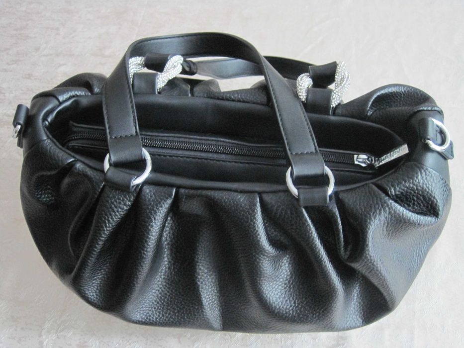 Дамска чанта с дълги дръжки