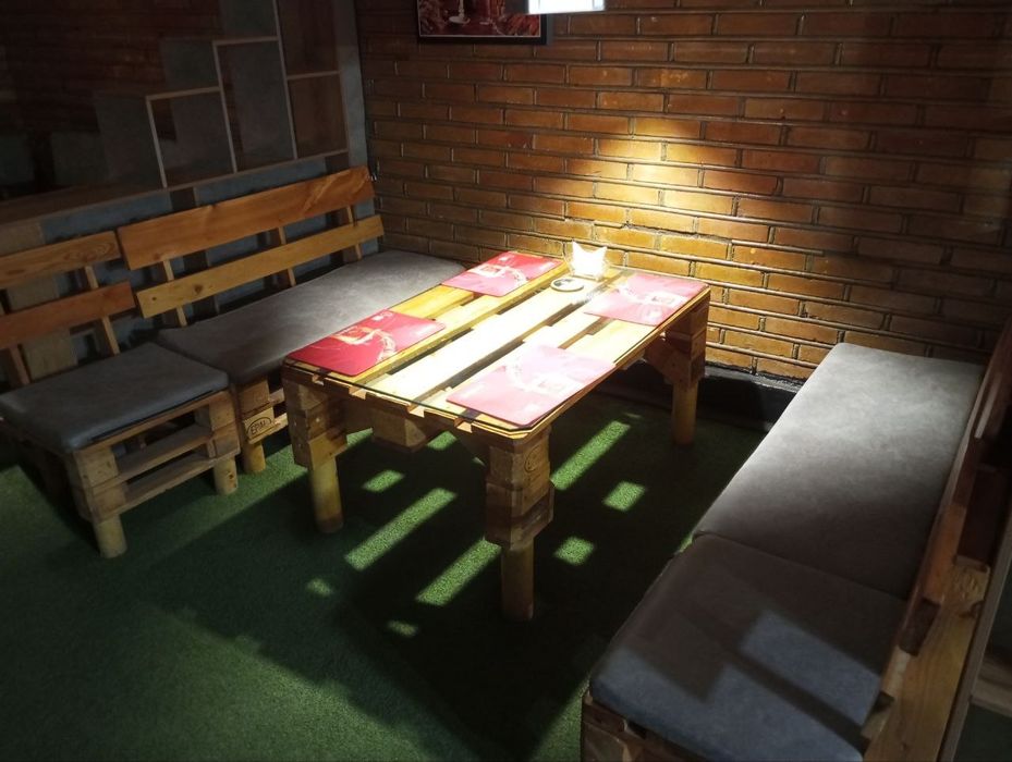 Продаются столы,для бара 6 столов ,в комплекте