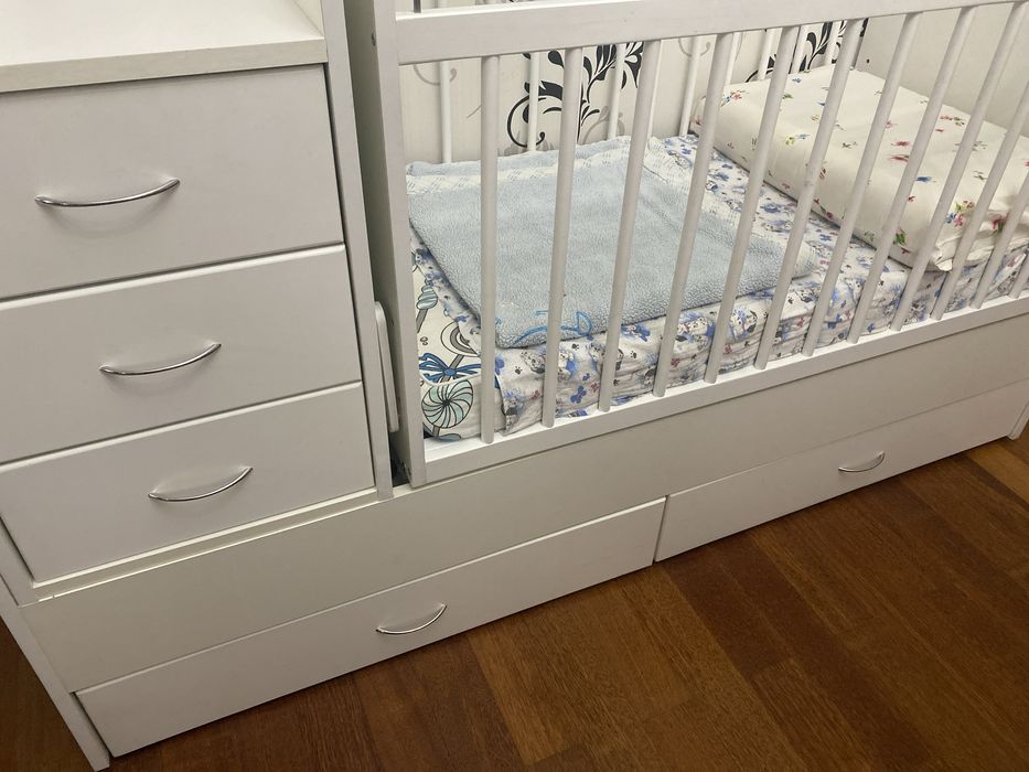 Продам детскую кроватку