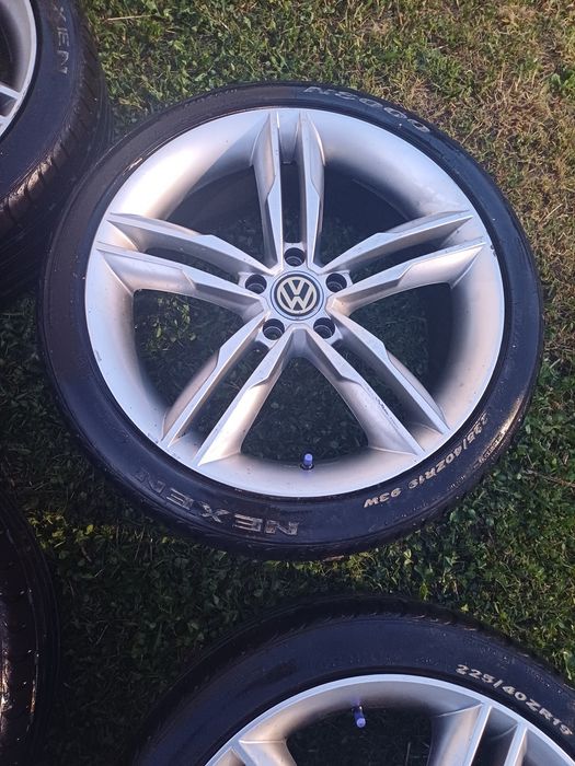 Jante cu anvelopele de vară mărime 225 40 R19