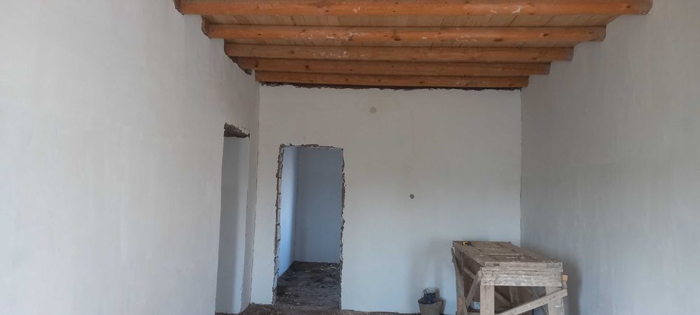 2 etajli uy sotiladi