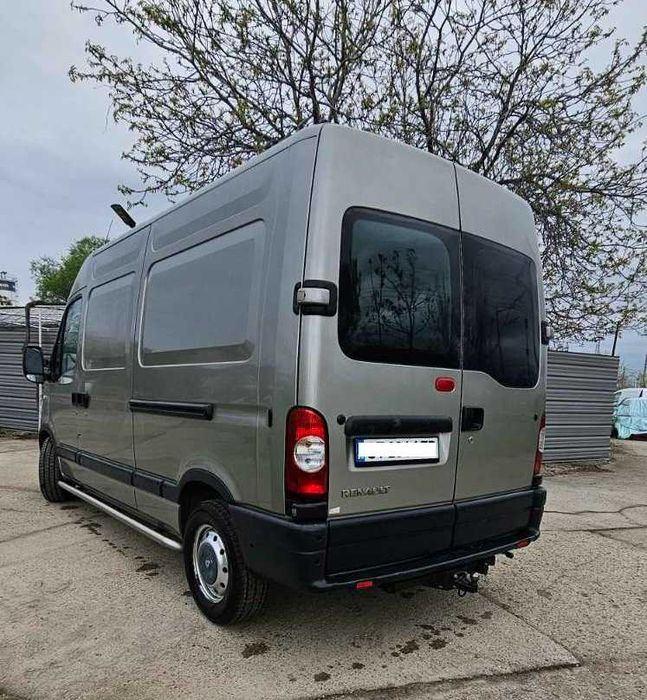 Бус Под наем Renault Master – висока база, под наем Стара Загора 30 евро