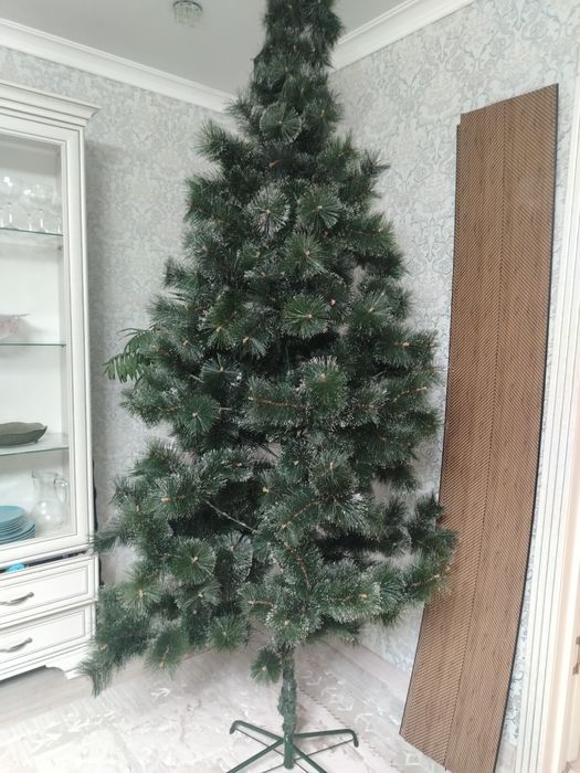 Ёлка искуственая