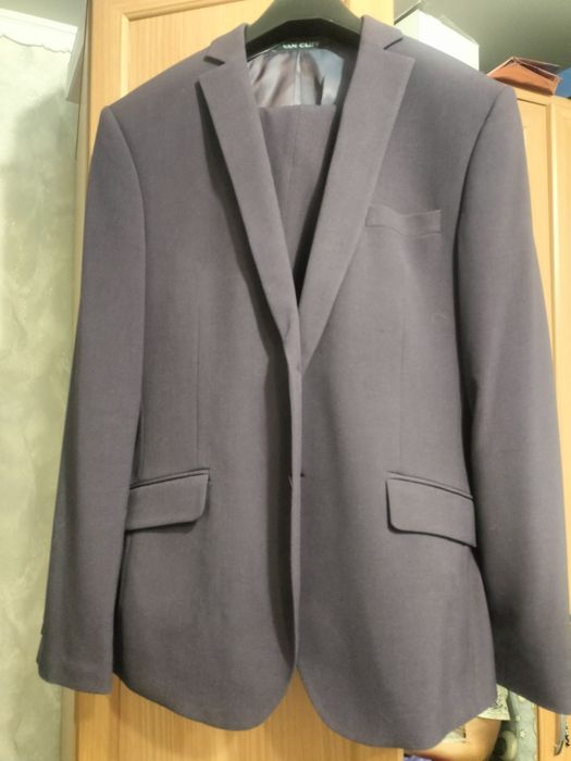 Продам мужской костюм