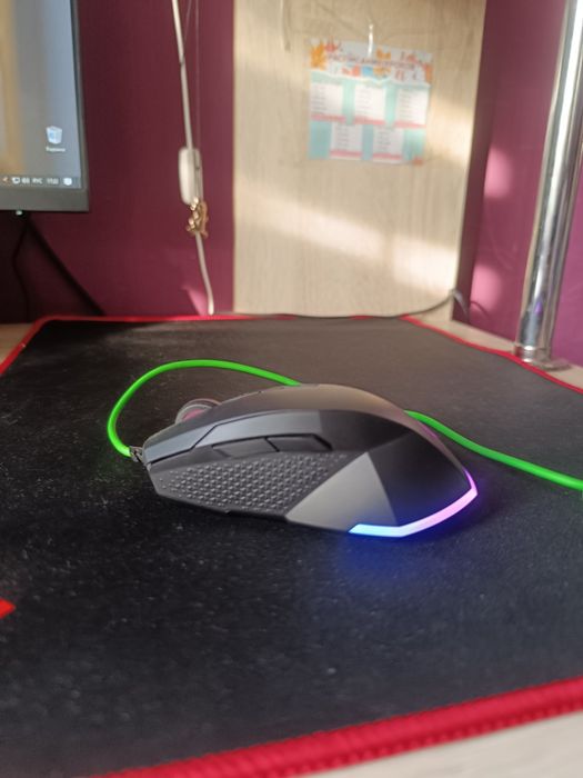 Продаю мышку срочно!