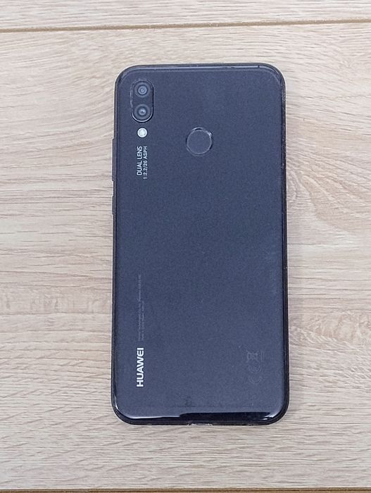 Huawei P 20 lite 4gb de RAM/64gb memorie stocare