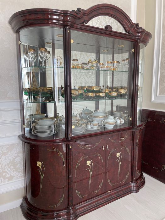 Продается гарнитур