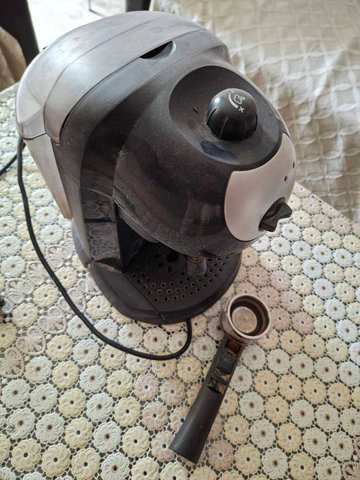 Кафемашина за еспресо с парна дюза – работеща, добро състоянем