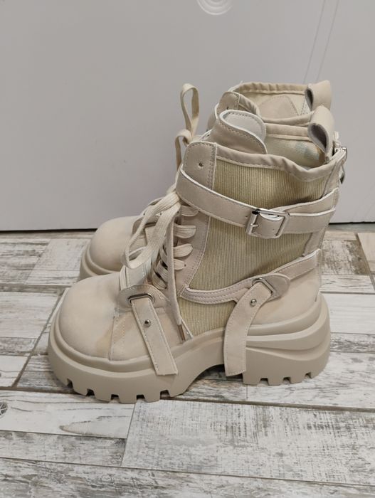 Продавам много готини боти 39 номер