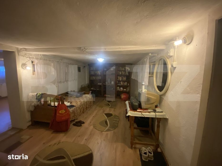 Casa spatioasa 350 mp utili, curte amenajata si garaj
