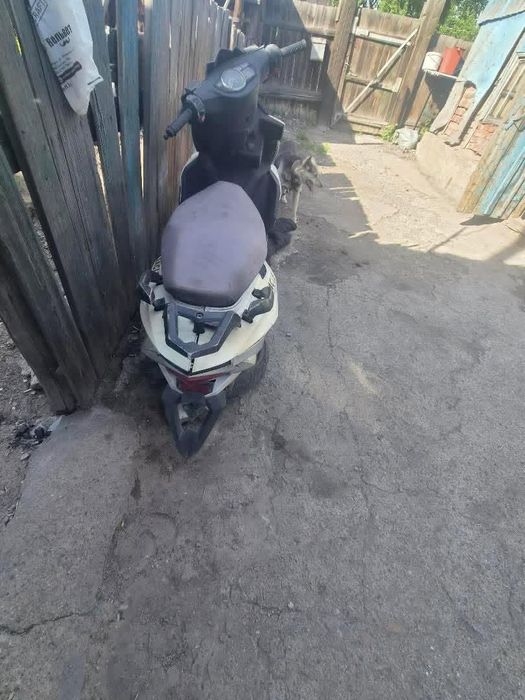 Отдам скутер на разбор