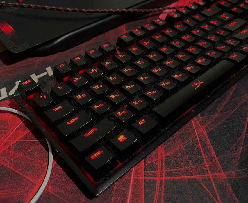 продаю клавиатуру hyperx alloy fps