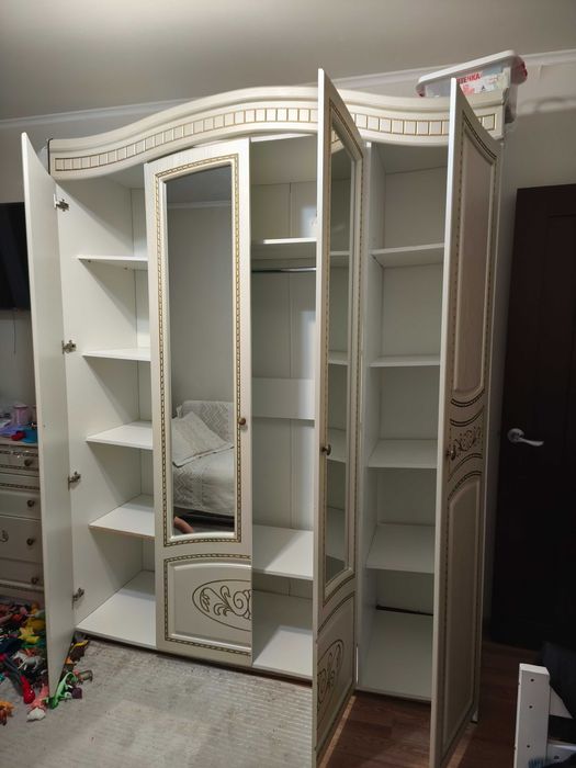 Срочно продам шкаф