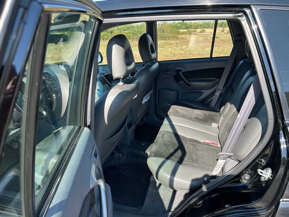 Vand Toyota RAV4 2.0 D4D 2003