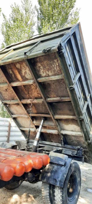 Gaz 53 borti sotiladi