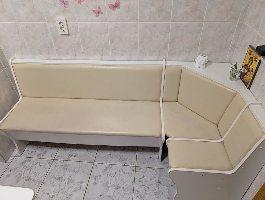 Colțar bucătărie + masă cu scaune