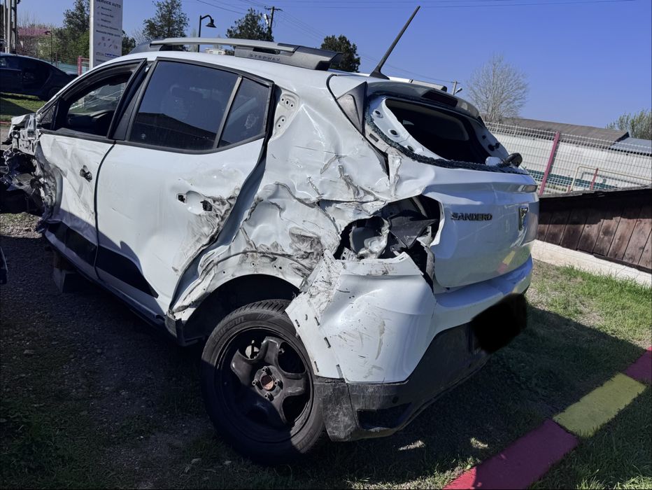 Dacia Sandero Stepway 2022 avariat 1.0 benzina TCE 90 TVA deductibil inclus