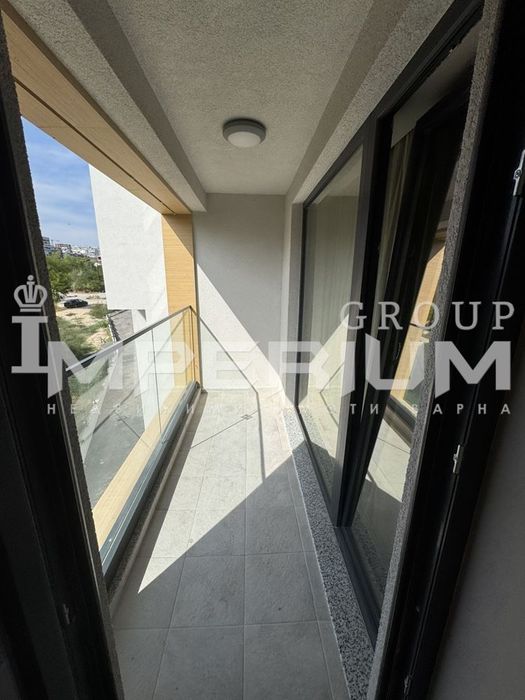 Дава се под наем Тристаен апартамент в Варна, Младост 1 - 113 кв.м за 1000 € - Снимка #12