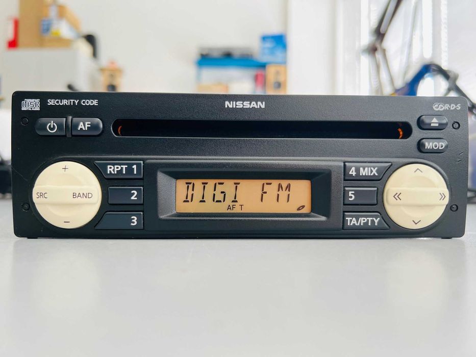 Оригинални автомобилни радио CD навигация