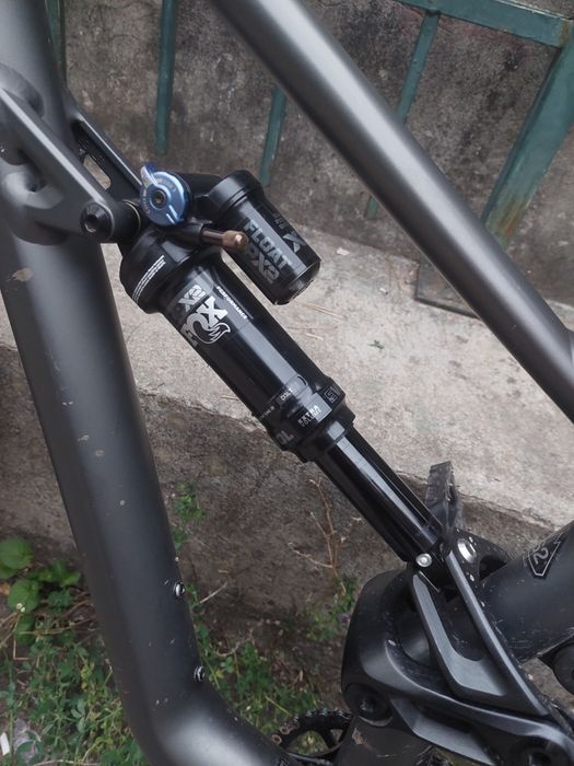 Vând shock bicicleta  fox float DPX 2 performance
