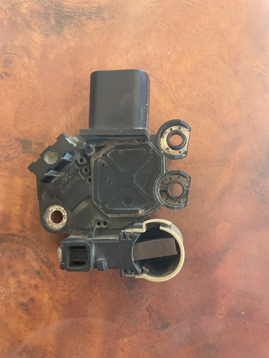 Щетка генератора регулятор напряжение