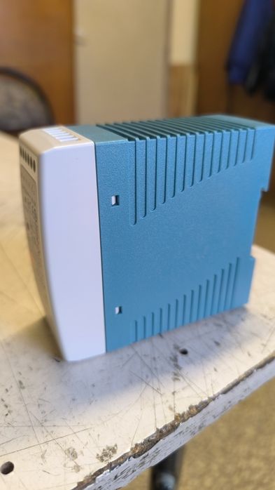 Захранващ блок 220/24v.