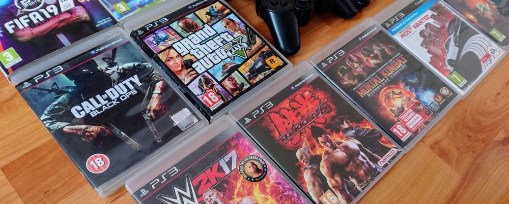 [ PS3 500GB > PlayStation 3 Super Slim с 2 джойстика и 40 игри