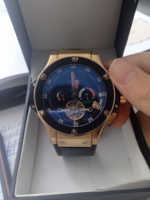 Часы Hublot f1 корпус цели и ремешок сломаный